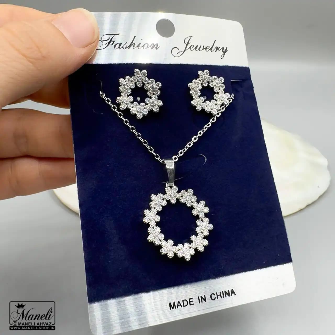 نیم ست طرح گل استیل fashion jewelry | رنگ ثابت 14031165 — تصویر ۲