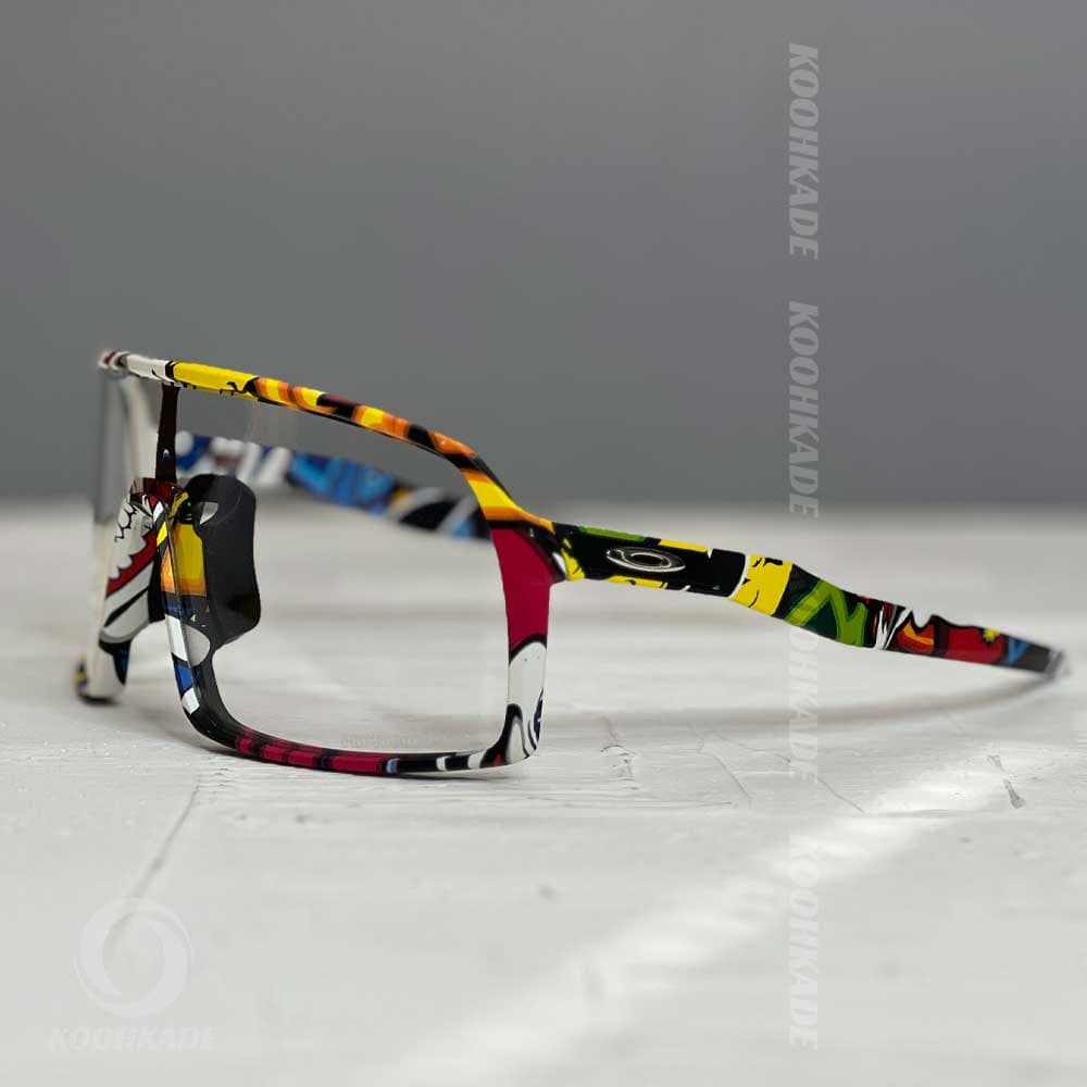 عینک فوتوکرومیک OAKLEY SUTRO فریم سفید صورتی طرحدار