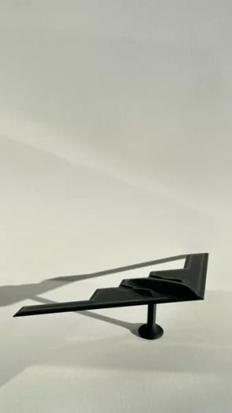 ماکت بمبافکن B-2 با پایه قابل تنظیم | خدمات چاپ سه بعدی سفارشی