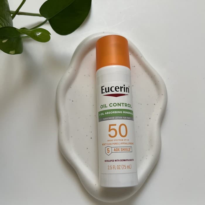 لوسیون ضد آفتاب اوسرین Eucerin اویل کنترل پوست چرب Oil Control — تصویر ۳