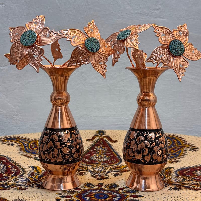 قندان مسی الماس تراش به همراه دوعدد گلدان ۱۶ — تصویر ۴