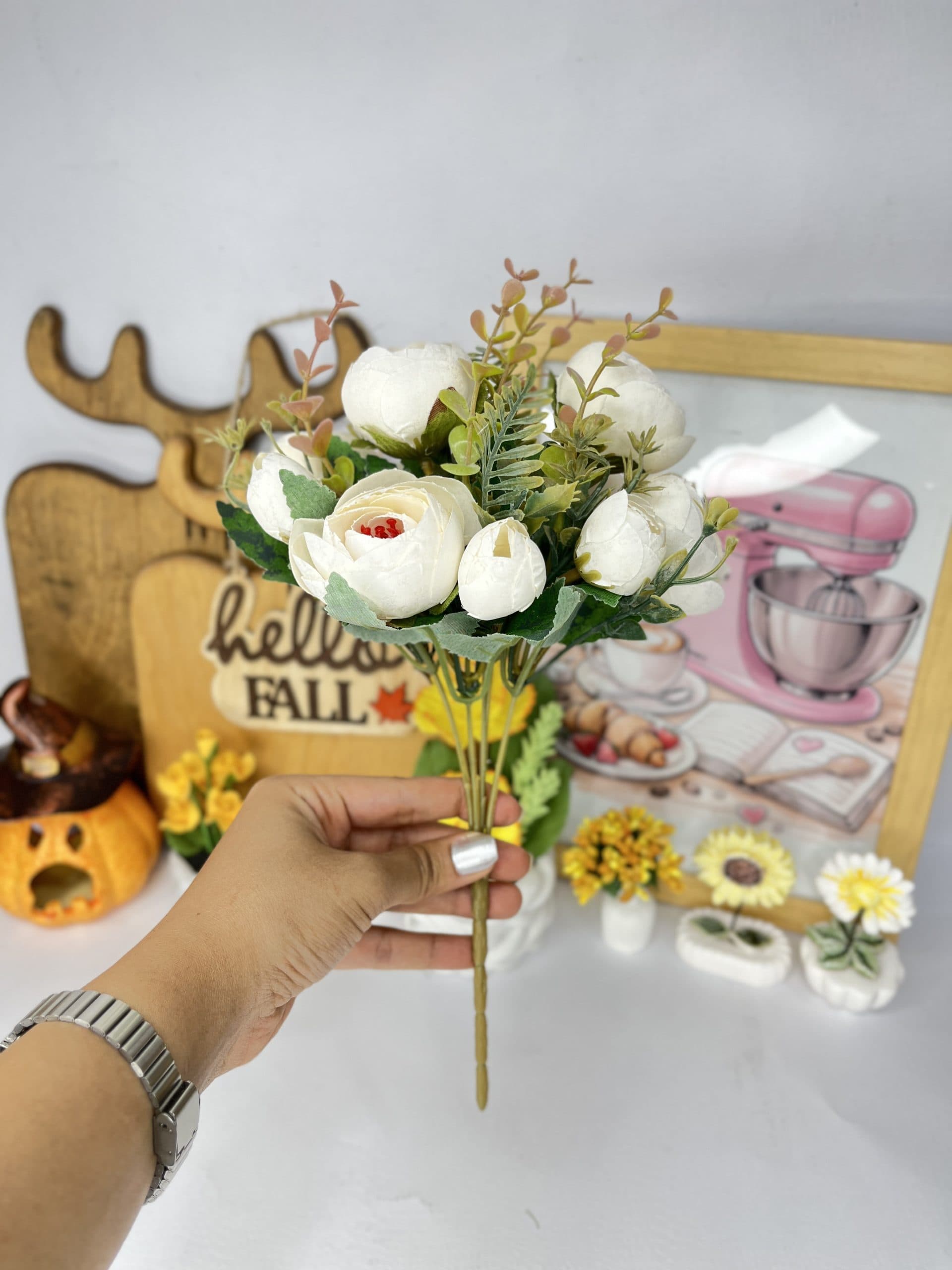 بوته گل پیونی سفید پرچم قرمز ۵ بازو و ۱۰ گل — تصویر ۳