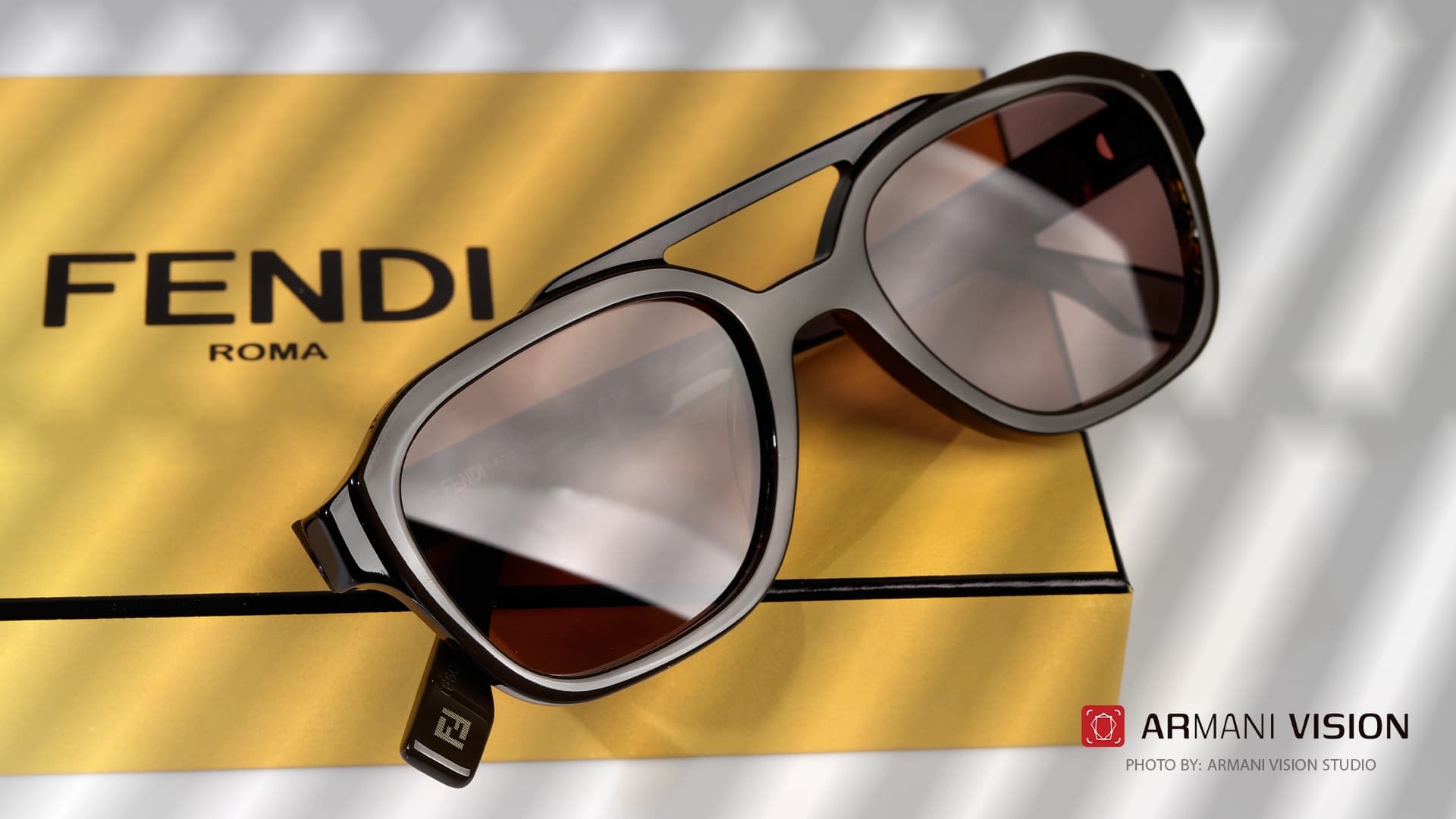 عینک فندی FENDI – FE40076U – 50E — تصویر ۷