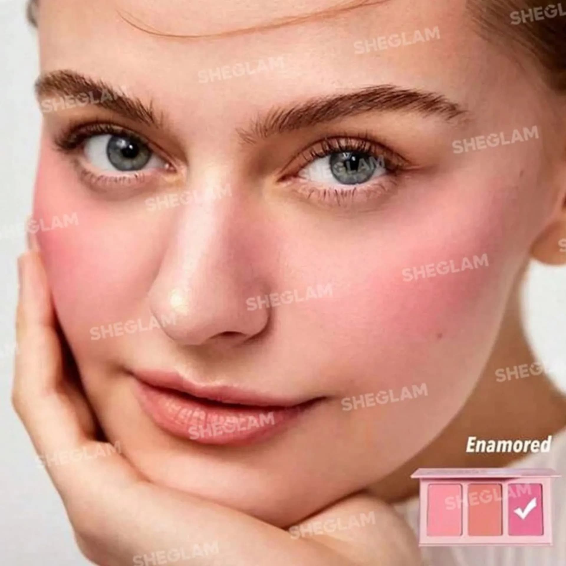 پالت رژگونه سه رنگ مدل Enamored شیگلم SHEGLAM — تصویر ۳