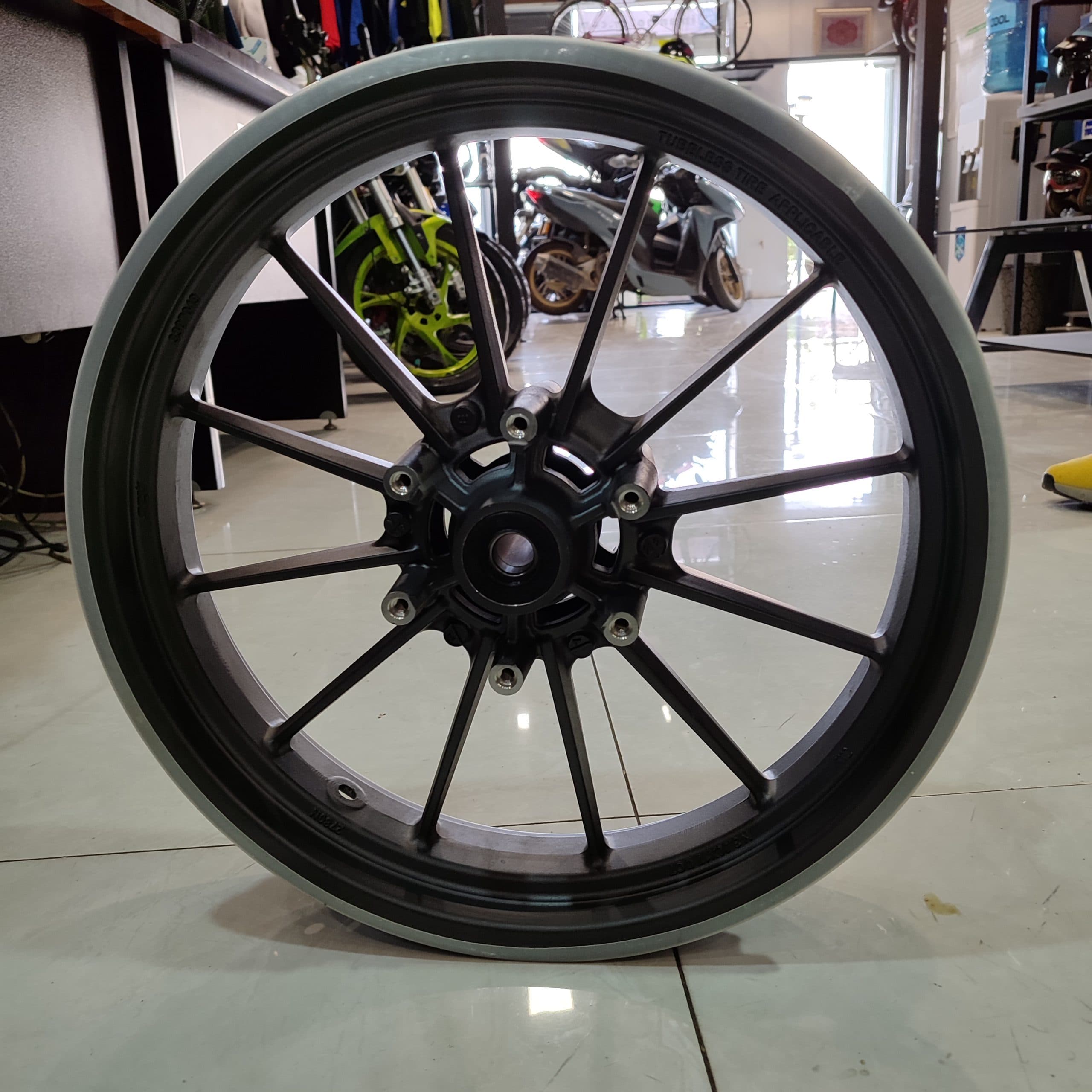رینگ جلو مشکی t249s(بنلی300) — تصویر ۲