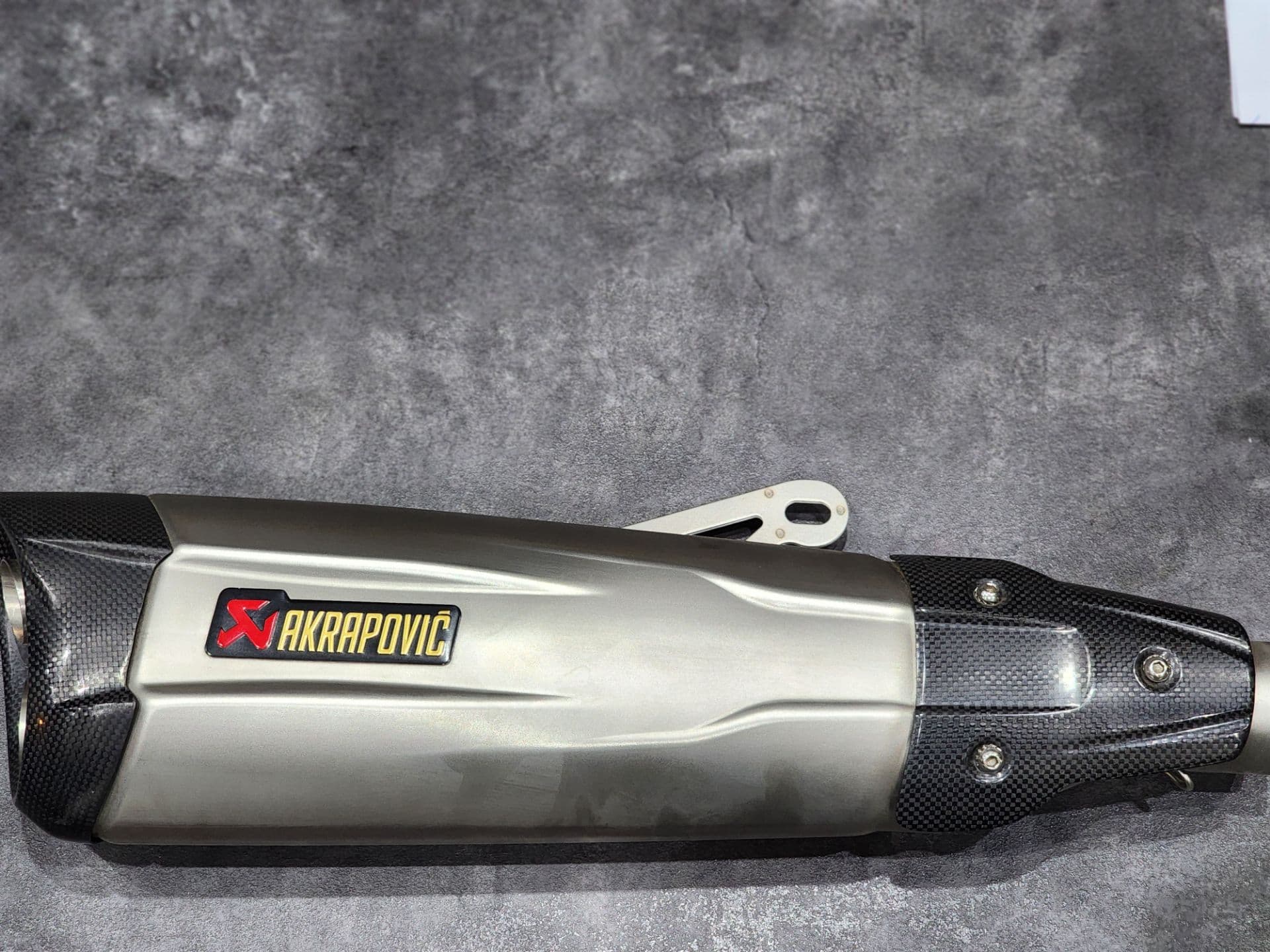 منبع اگزوز سایز متوسط AKRAPOVIC bmw S1000RR high copy