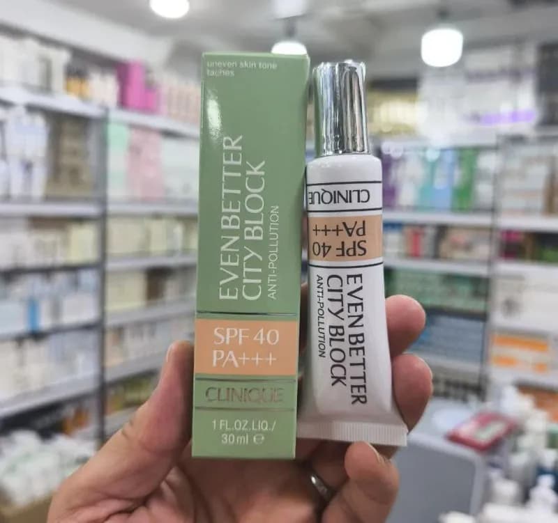 ضدآفتاب رنگی کلینیک SPF40 — تصویر ۲