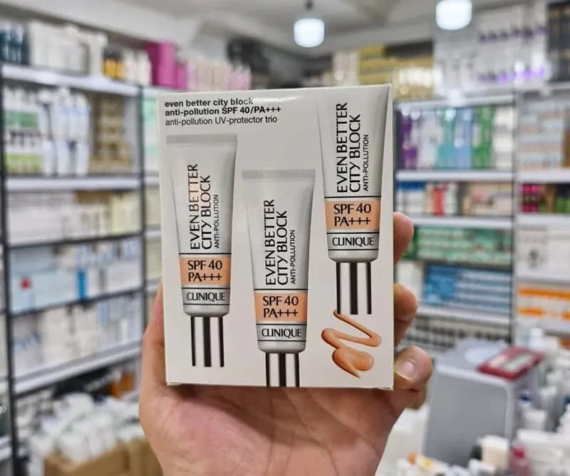 ضدآفتاب رنگی کلینیک SPF40 — تصویر ۳