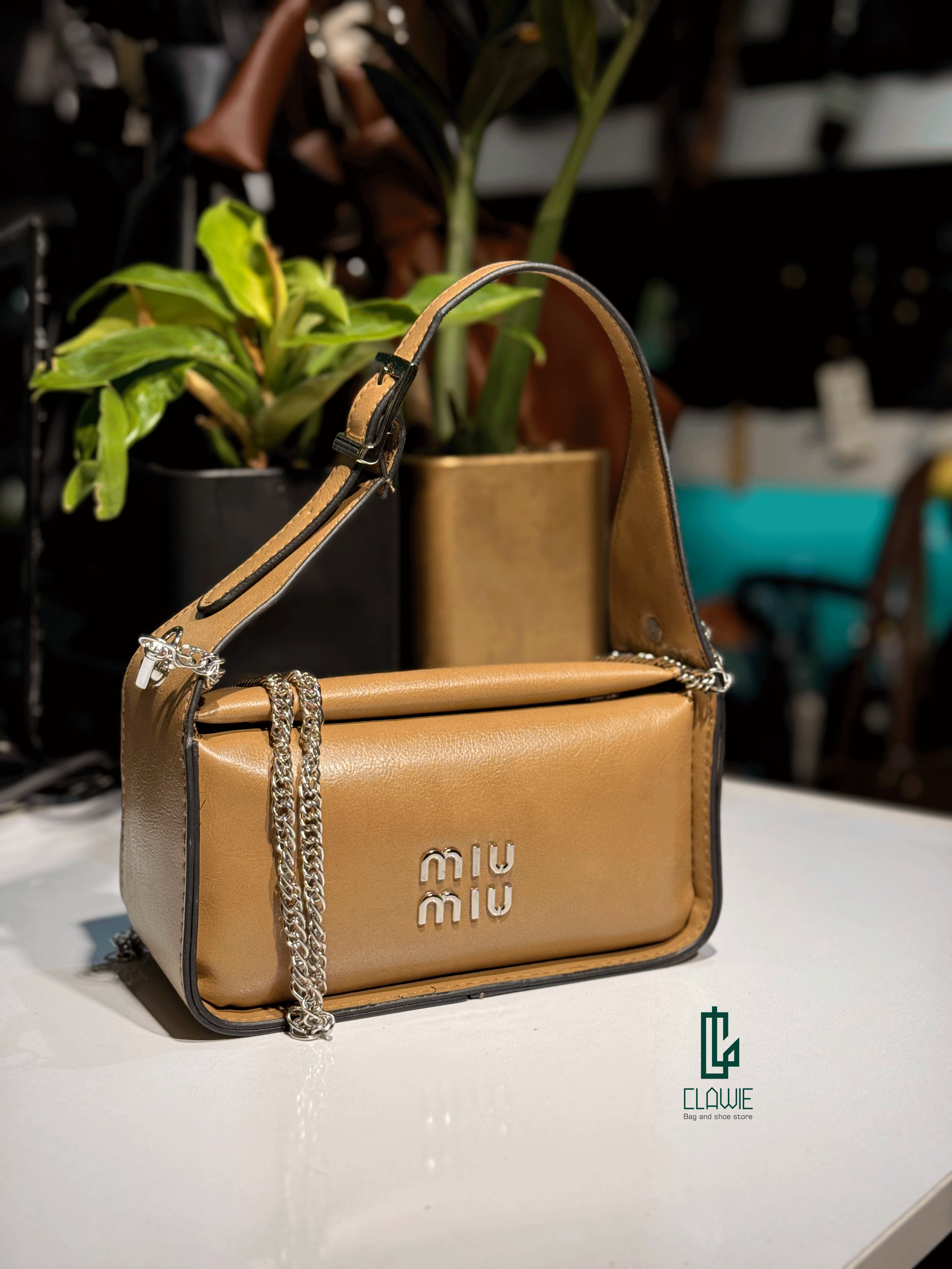 کیف پاسپورتی چرمی : زنانه/دخترانه miu miu — تصویر ۲