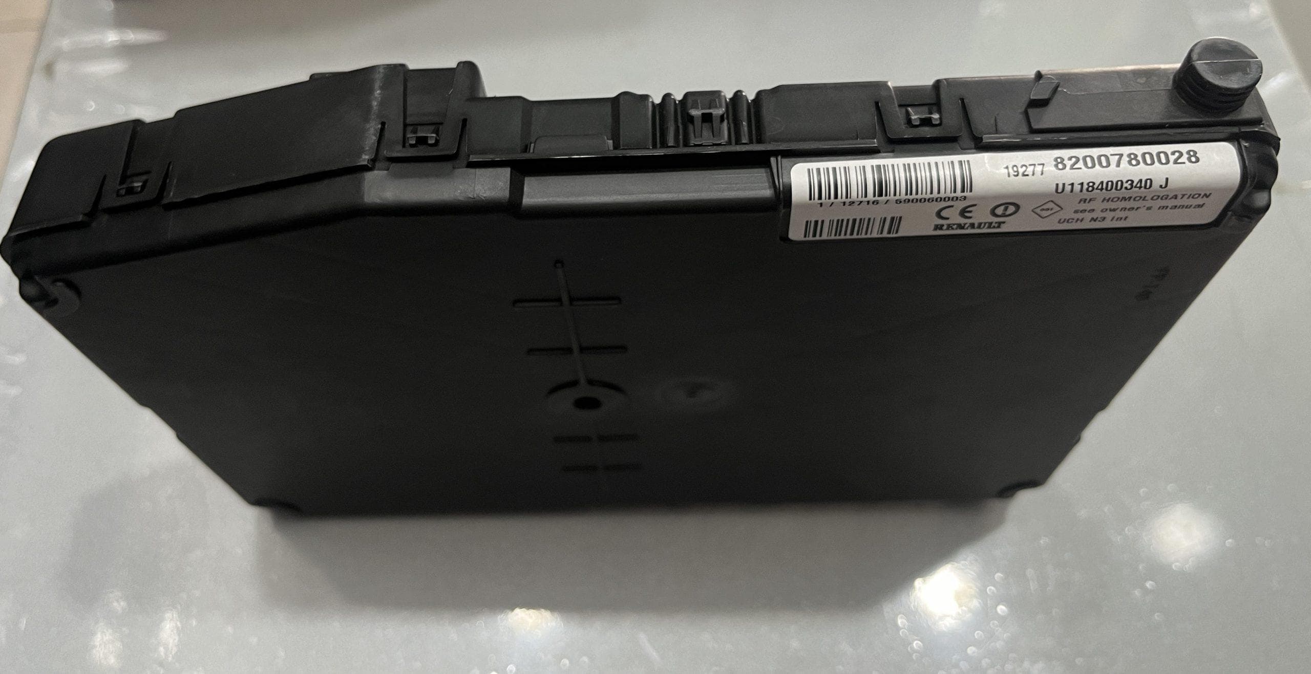 کنترل یونیت مرکزی داخل اتاق مگان ( RENAULT UCH) شماره فنی 8200780028 — تصویر ۳