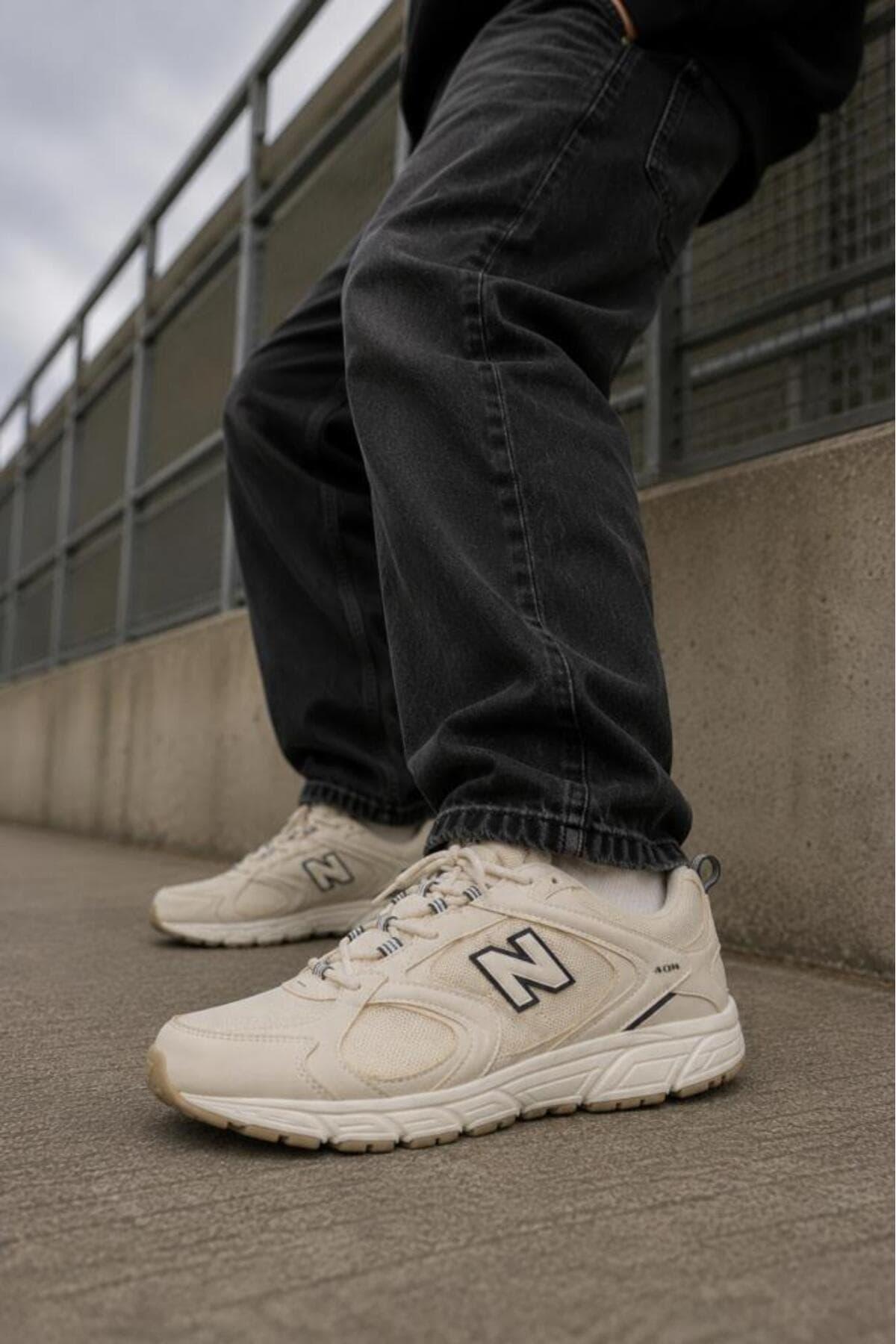 کفش اسنیکر نیو بالانس مردانه منسوجات مشکی بیسیک راسته اسپرت | New Balance U327FF AD — تصویر ۲