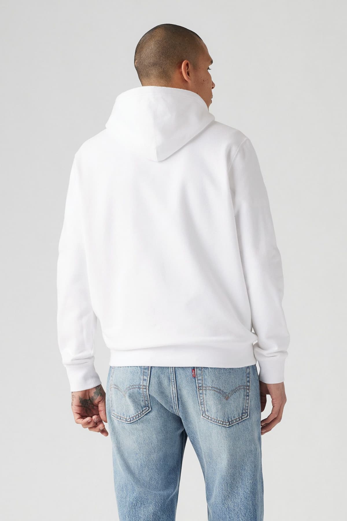 سویشرت لیوایز مردانه پاموک سفید طرح دار Regular/رگولار جاگر | Levi’s A2410 TR — تصویر ۲