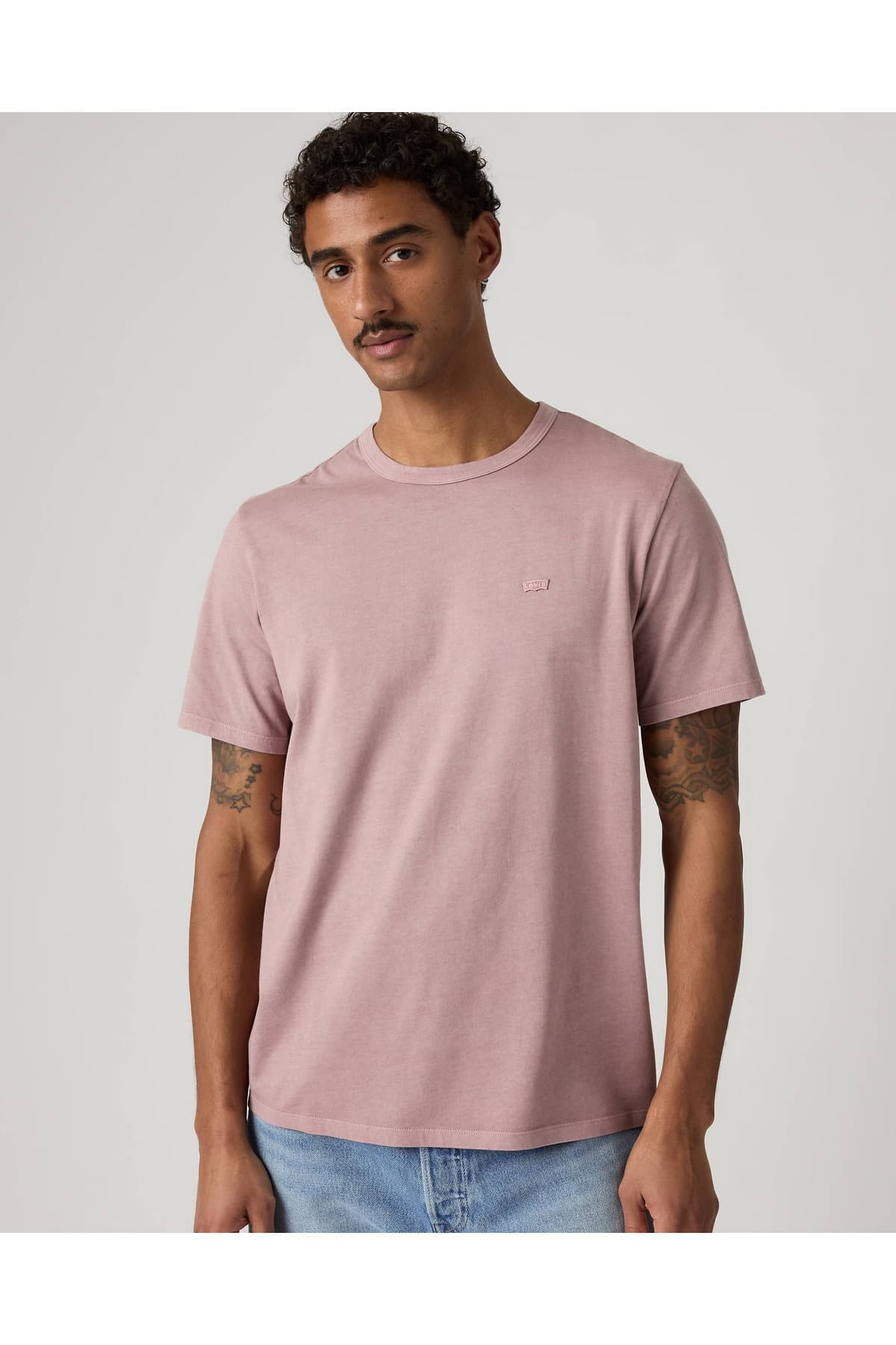 تی شرت لیوایز مردانه 100% پنبه صورتی بیسیک راسته سمی فیت بیسیک کژوال/روزمره | Levi’s TYCDFD79757AB9EEFD4212600 TR — تصویر ۳