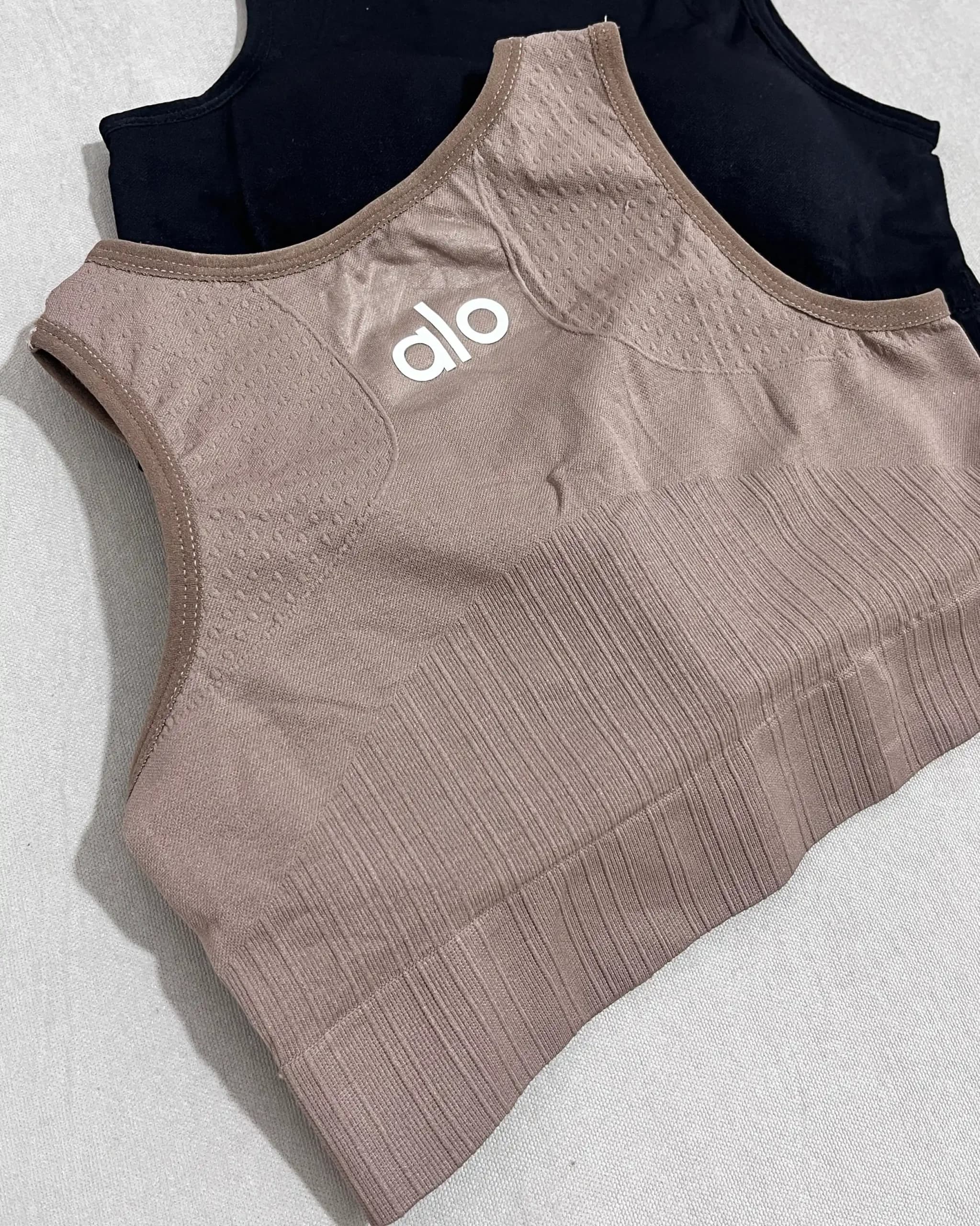 نیمتنه Alo اَثلیژر (Athleisure) — تصویر ۴