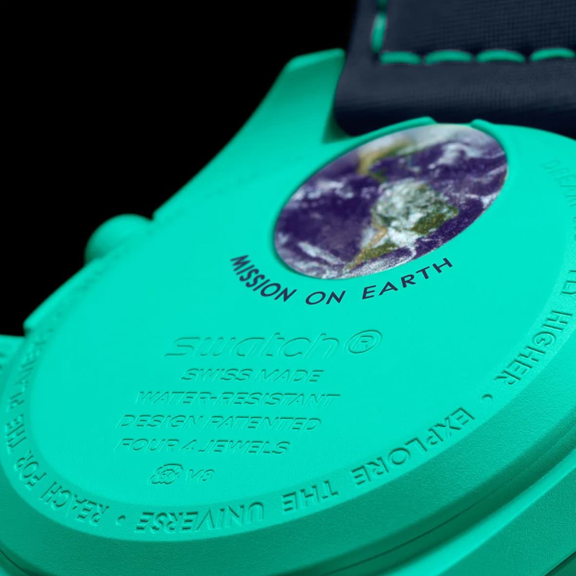 ساعت مچی زنانه/مردانه امگاسواچ OmegaSwatch مدل MISSION ON EARTH – POLAR LIGHTS SO33L103 — تصویر ۴