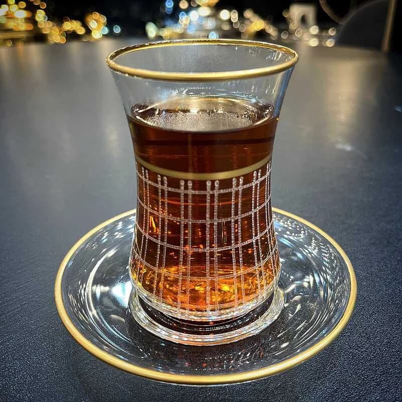 استکان نعلبکی کمر باریک ایووکس Ivox چهارخونه — تصویر ۲