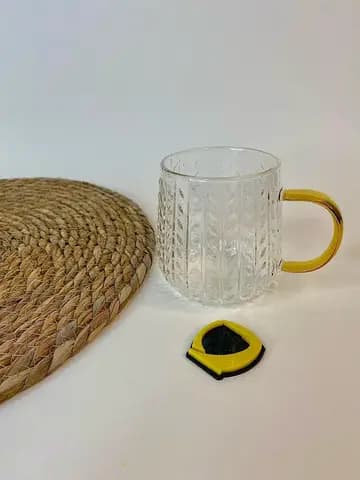 لیوان پیرکس گندمی دسته طلایی
