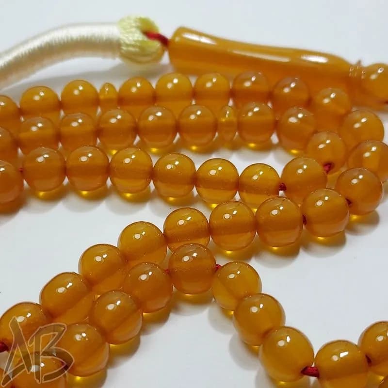 تسبیح سندلوس 100 دانه (101 دانه) بودار تراش گرد بسیار خوشرنگ کد 840 آقابزرگ