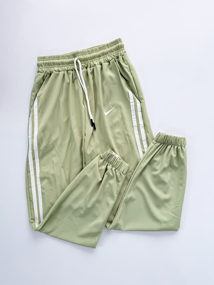 شلوار اسلش زنانه آیرو دو خط نایکی Nike — تصویر ۳