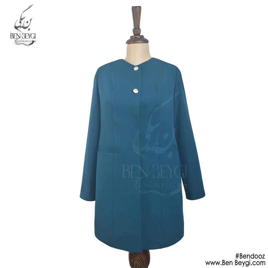 مانتو شلوار اداری یقه گرد دو دکمه طلایی با دکمه مخفی دوجیب فیلتاب از سبز پارچه کرپ کد 16195