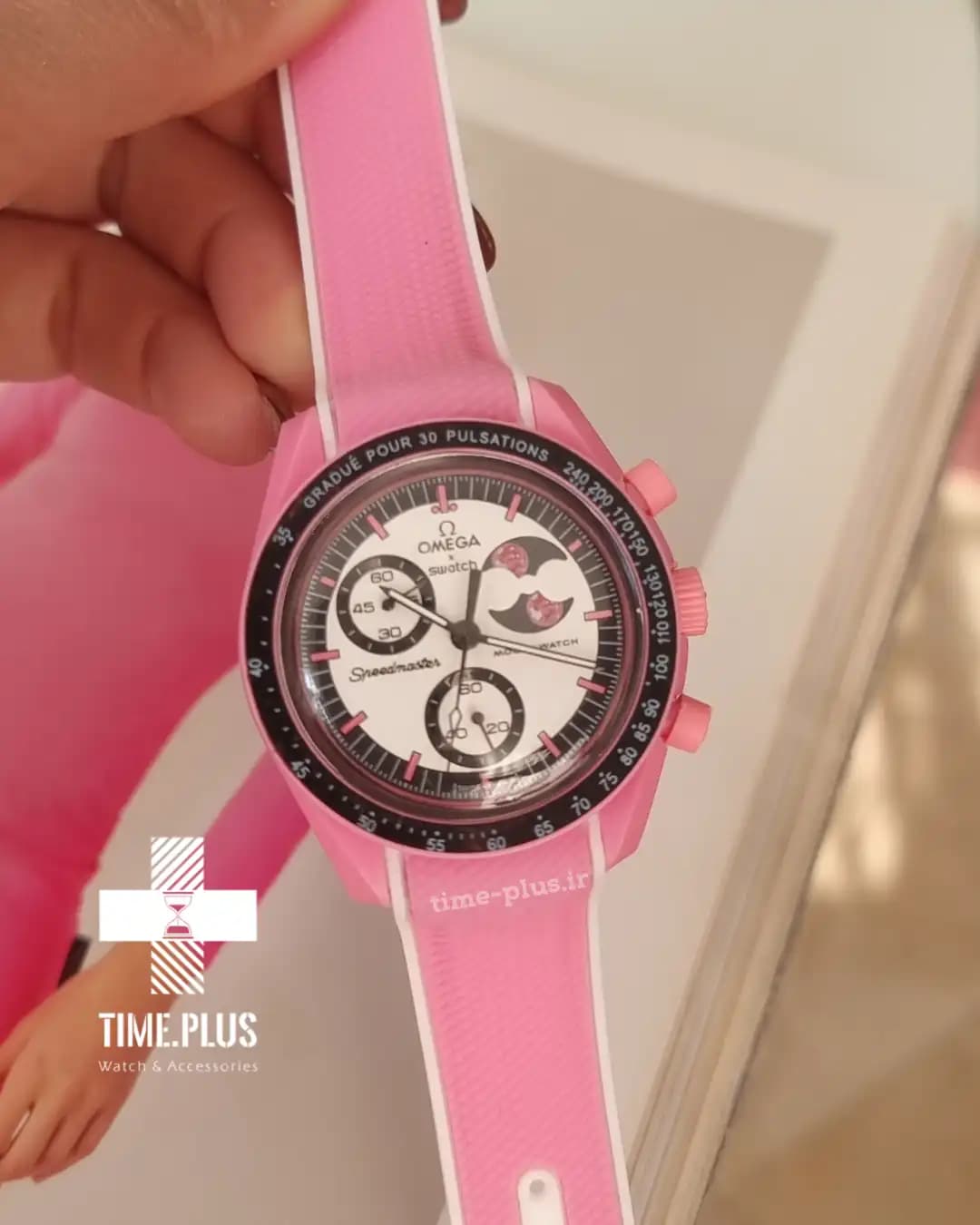ساعت امگا سواچ مدل Mission to Moon Pink Moon — تصویر ۳
