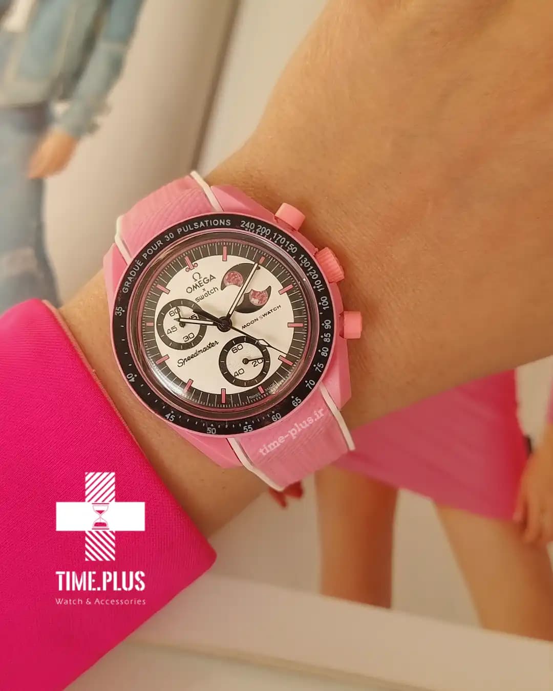 ساعت امگا سواچ مدل Mission to Moon Pink Moon — تصویر ۴