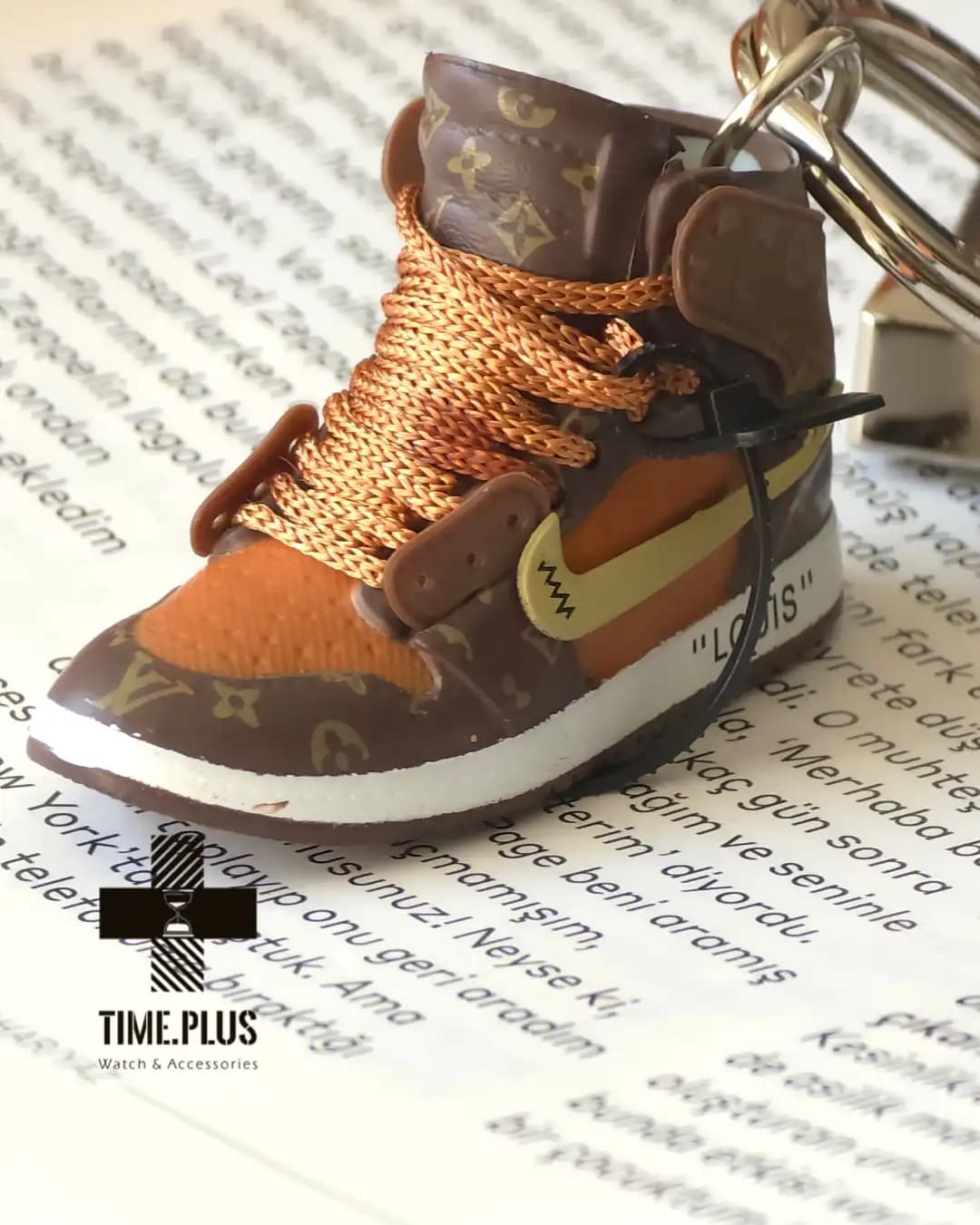 جاسوئیچی لویی ویتون مدل Nike Jordan — تصویر ۷