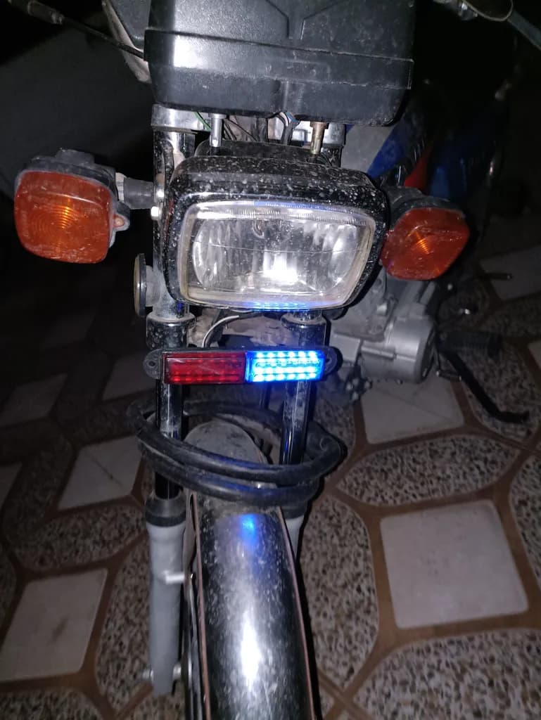 چراغ موتور سیکلت مدل پلیسی کد S1845 کد B20382 — تصویر ۳
