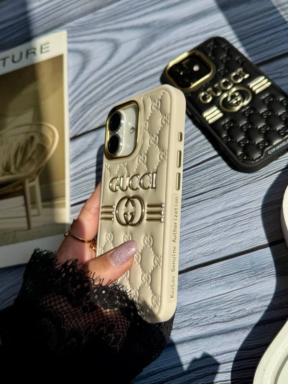 قاب گوشی Gucci چرمی — تصویر ۳