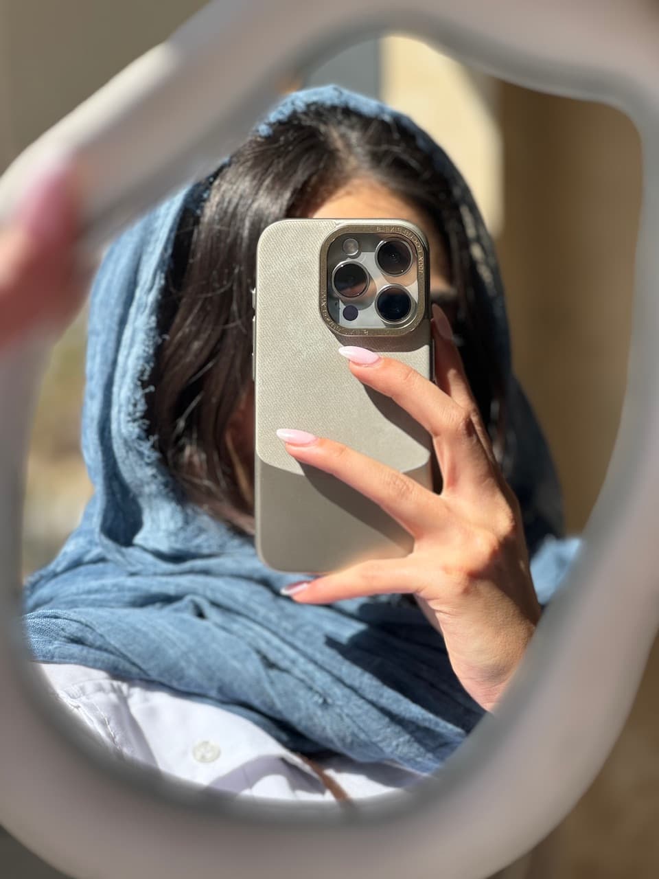 قاب گوشی طرح leather Metal Gold — تصویر ۳