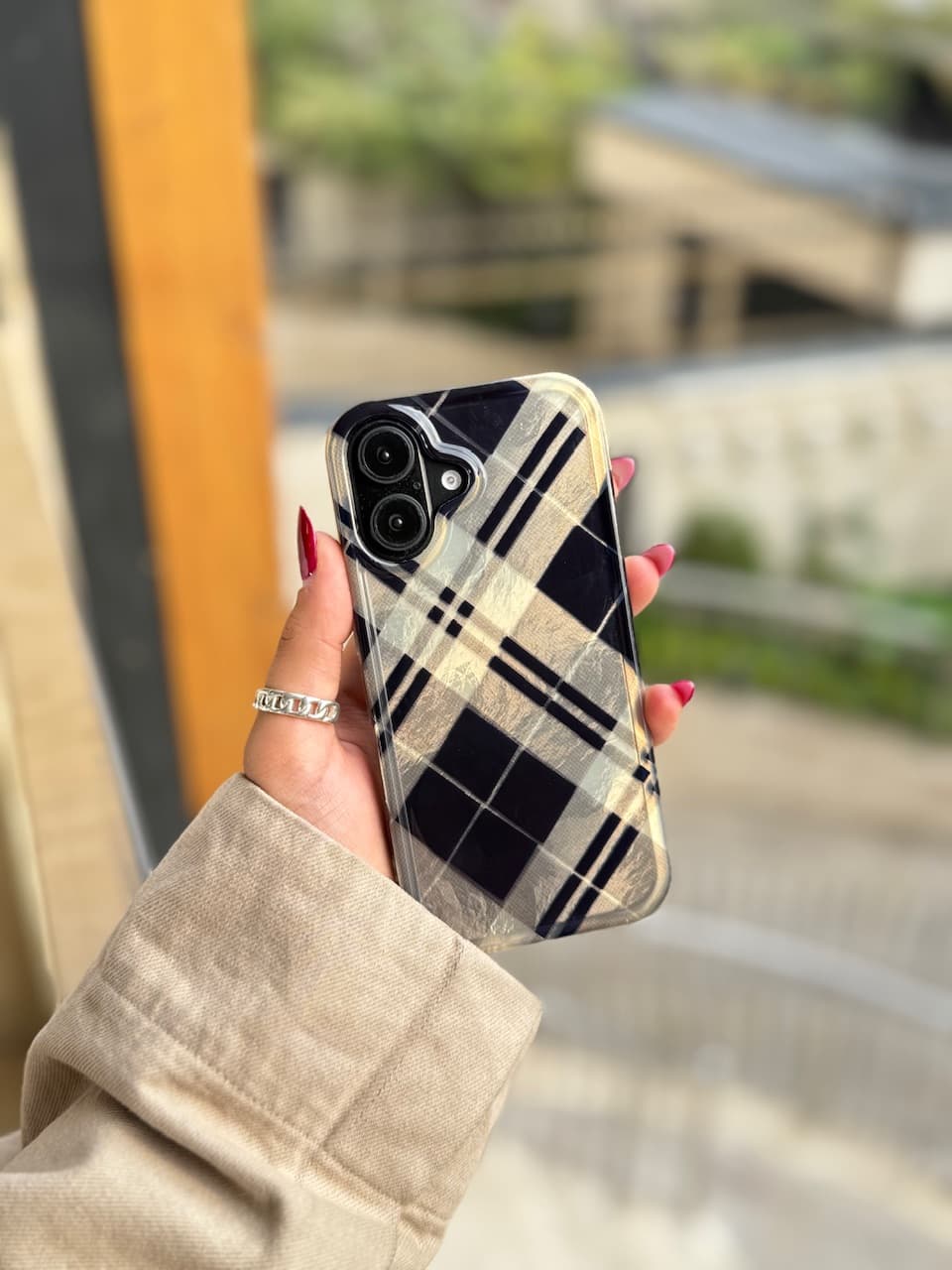قاب گوشی طرح Birch Brown Burberry — تصویر ۲