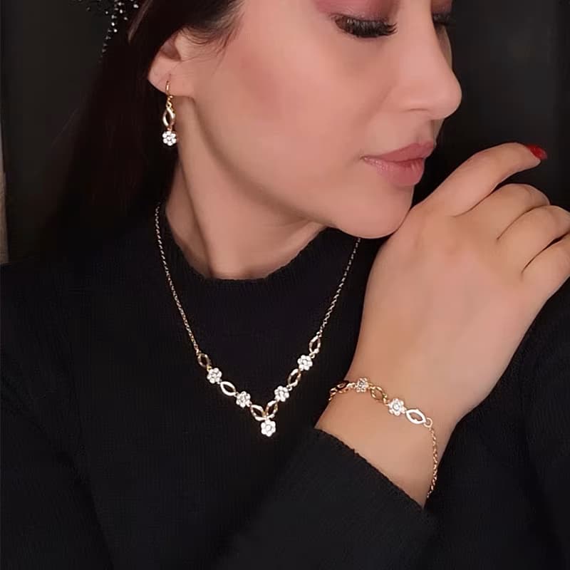 سرویس زنانه مینیمال طرح گل رنگ طلایی