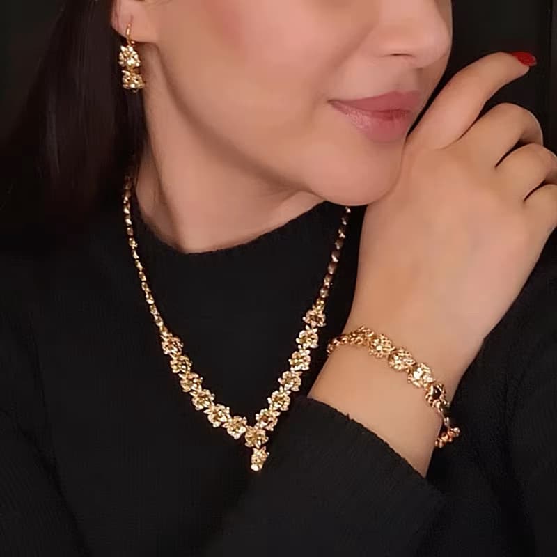 سرویس زنانه طرح گل رنگ طلایی HGH