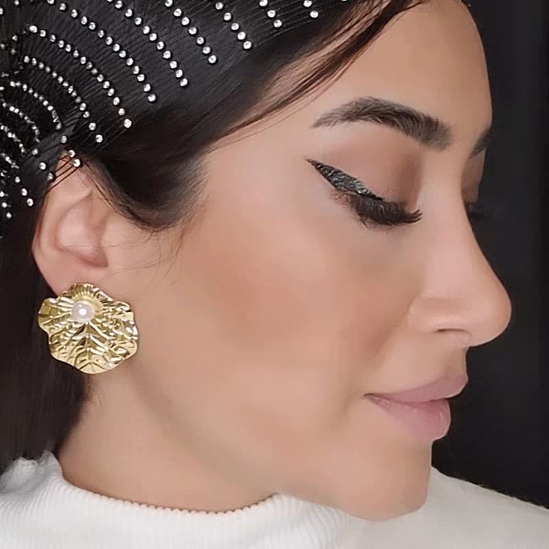 گوشواره دخترانه فشن طرح برگ رنگ طلایی