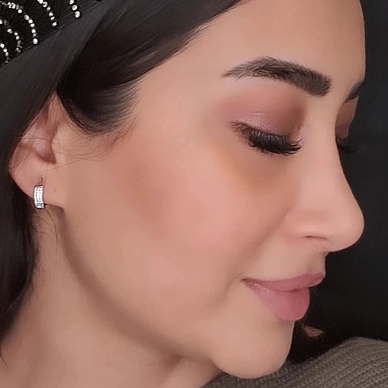 گوشواره دخترانه حلقه ای فول نگین رنگ نقره ای