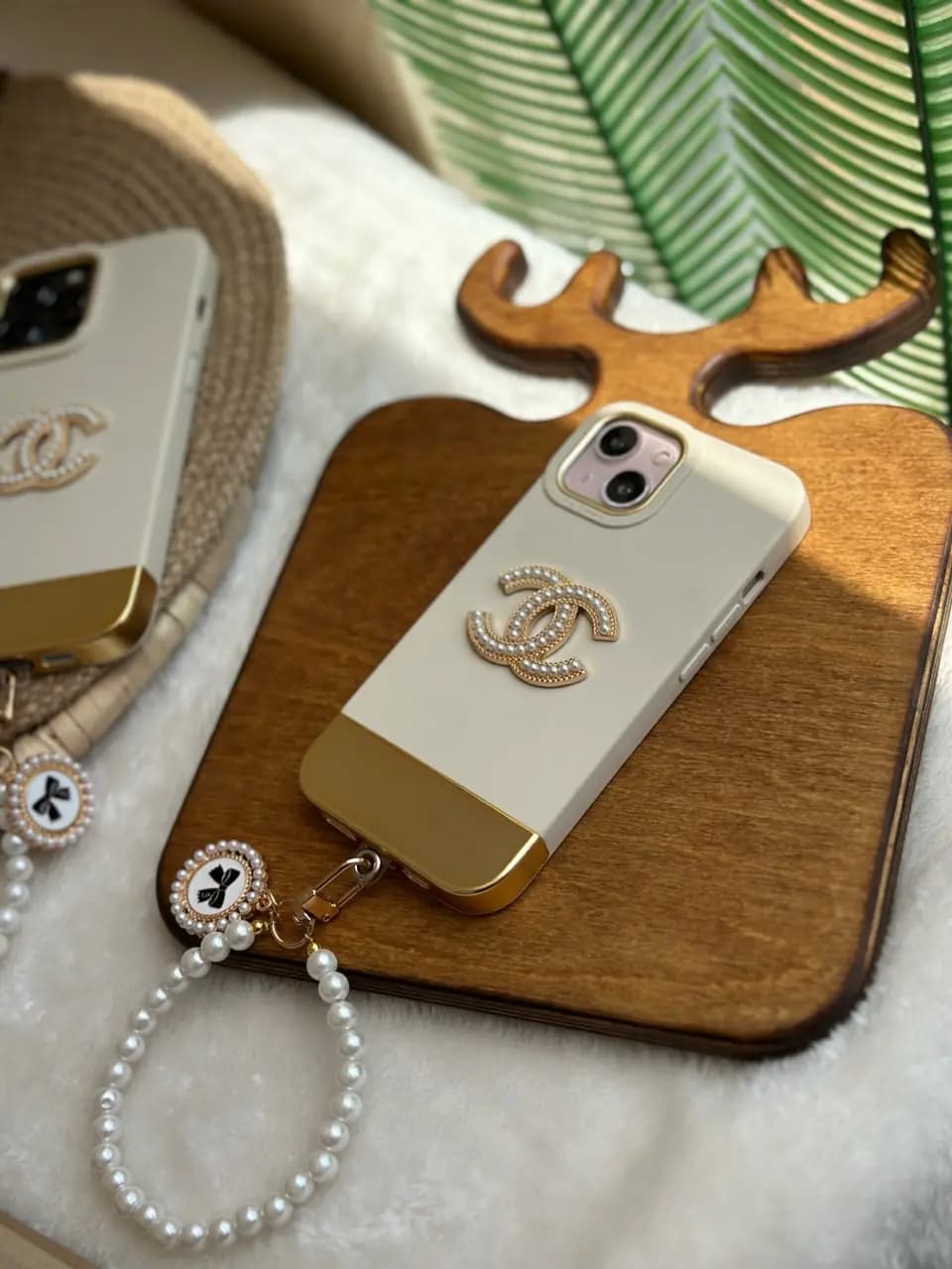قاب Gold Chanel با آویز مرواریدی (کدC1265) — تصویر ۴