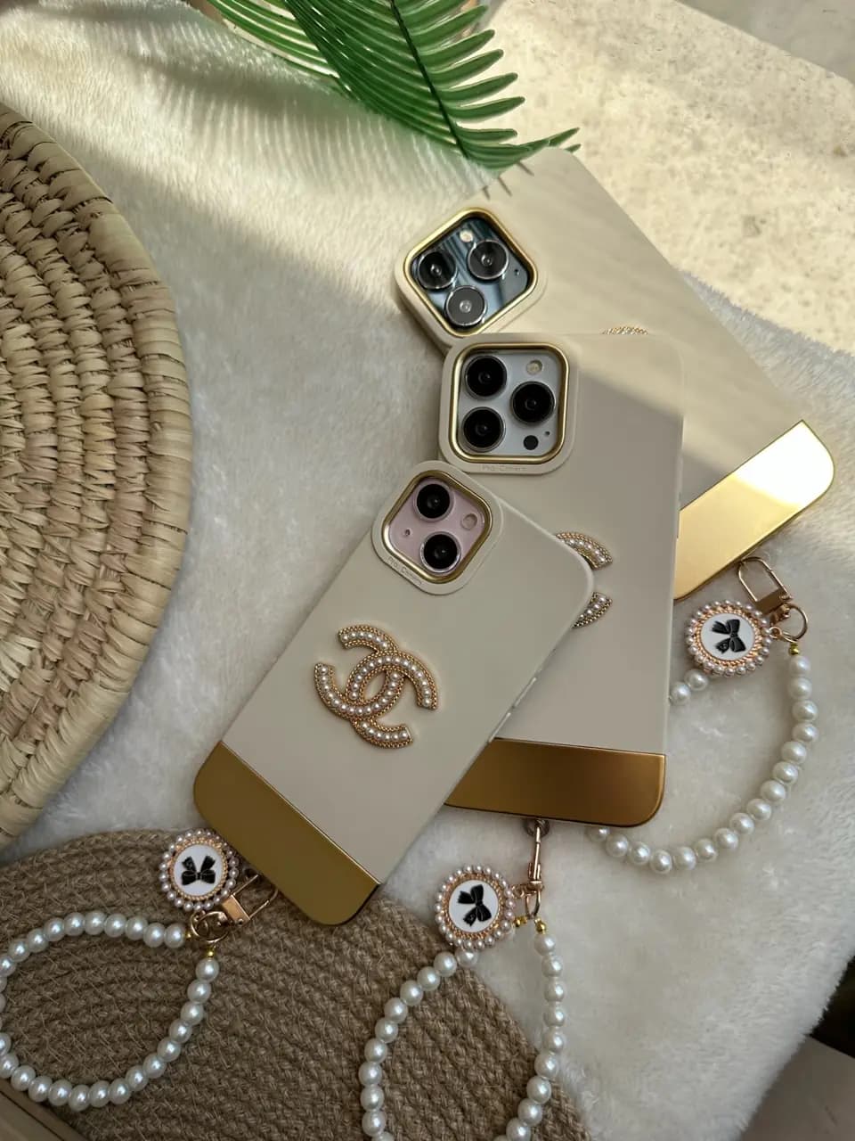 قاب Gold Chanel با آویز مرواریدی (کدC1265) — تصویر ۲