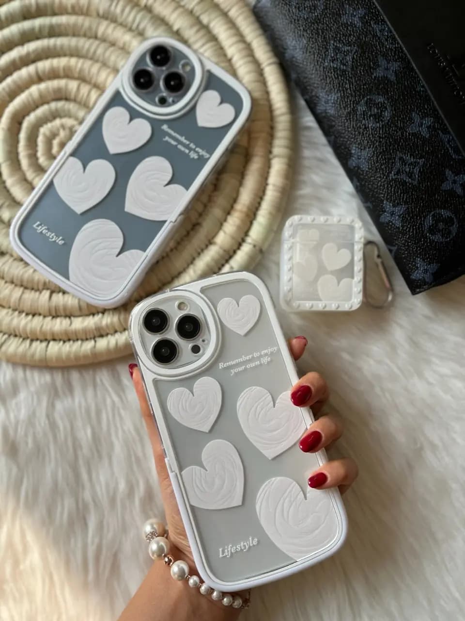 قاب قلب سفید استند دار با کاور ایرپاد (کد c1044) — تصویر ۵