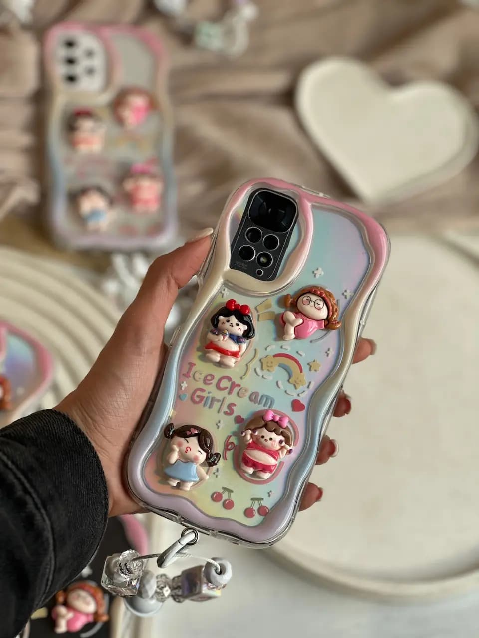 قاب ice cream girls هولوگرامی با آویز