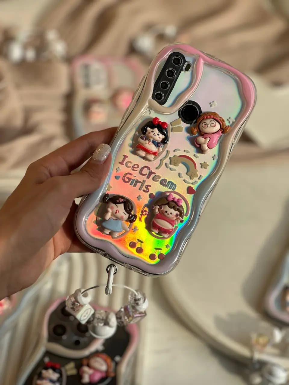 قاب ice cream girls هولوگرامی با آویز — تصویر ۳