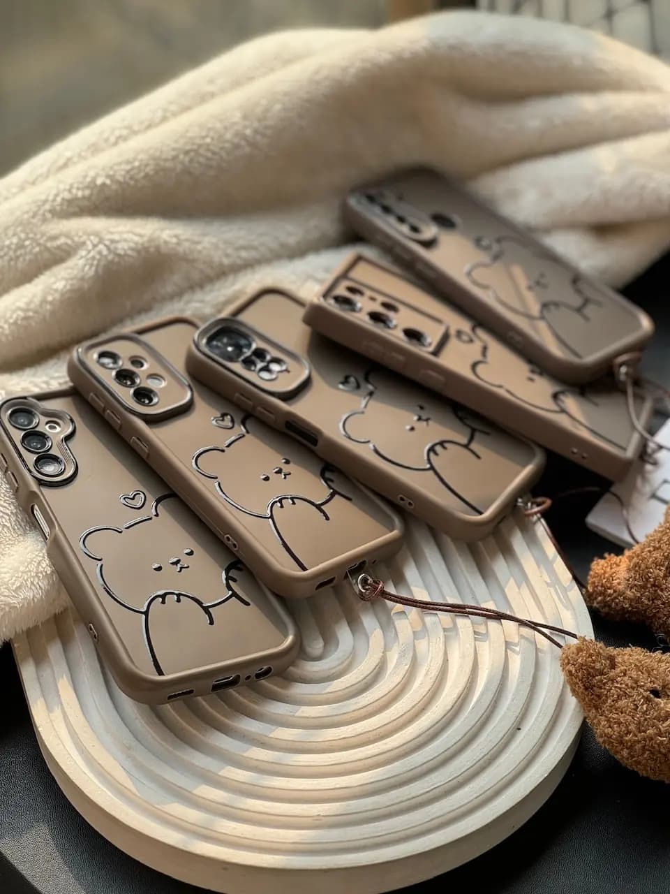 قاب تدی با آویز پشمی سامسونگ و شیائومی — تصویر ۴