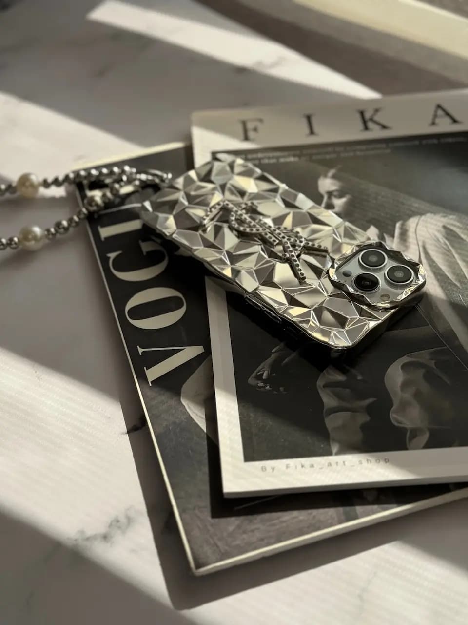 قاب Silver YSL با آویز (کدC1477) — تصویر ۳