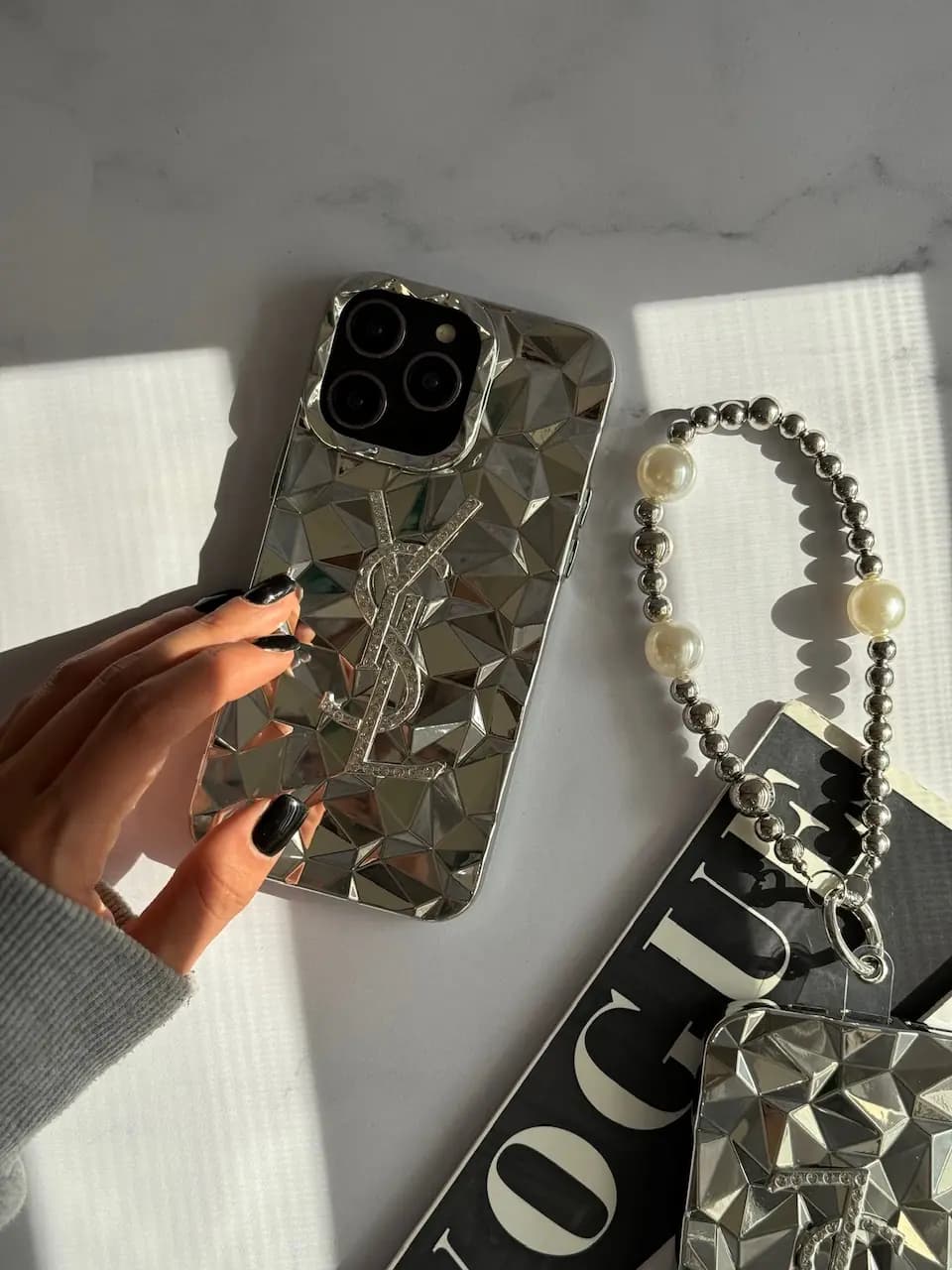 قاب Silver YSL با آویز (کدC1477) — تصویر ۲