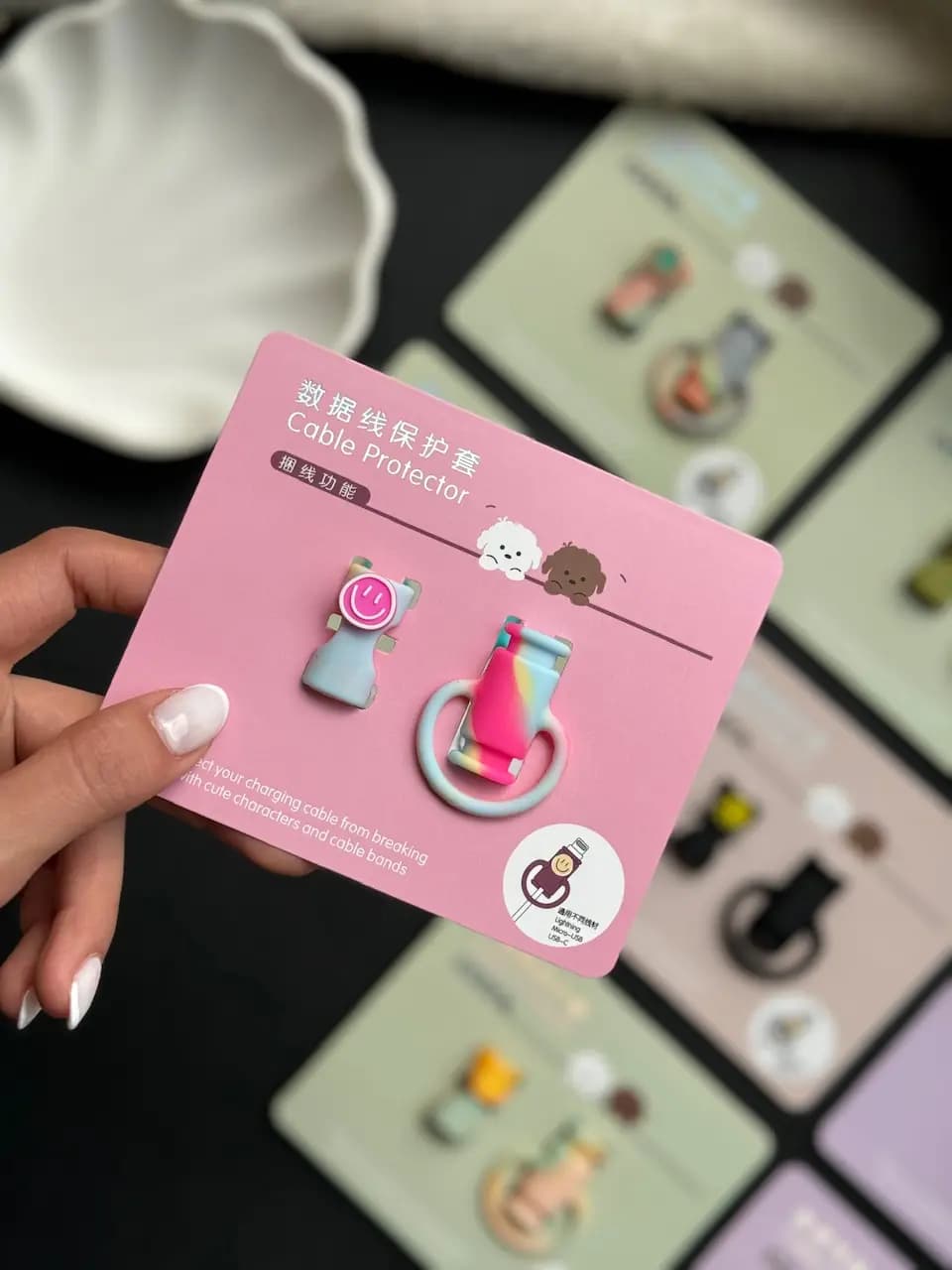محافظ کابل سیلیکونی طرح Smile — تصویر ۴
