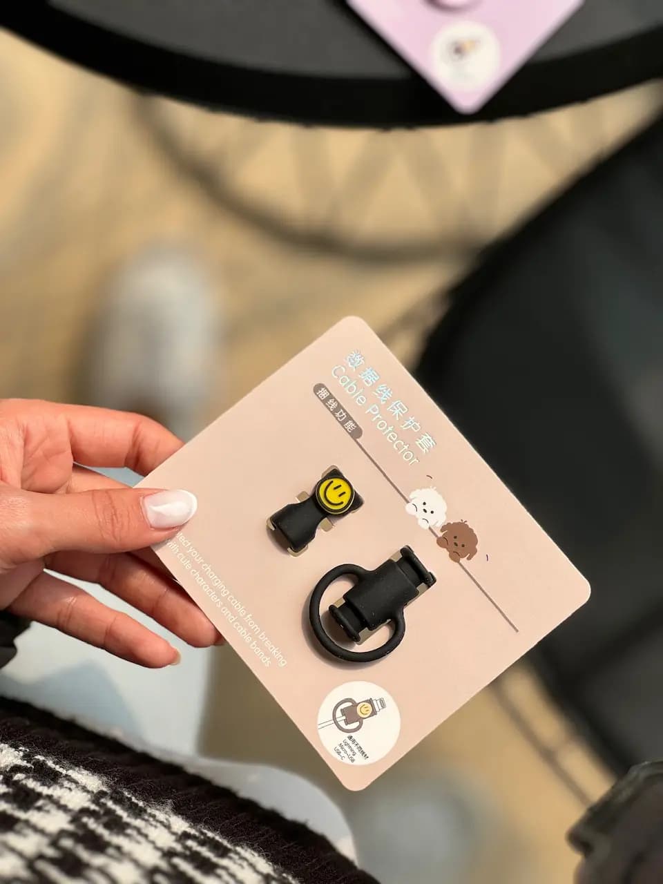 محافظ کابل سیلیکونی طرح Smile — تصویر ۷