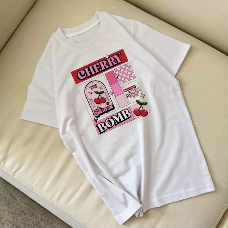 تیشرت نخ پنبه طرح Cherry Bomb