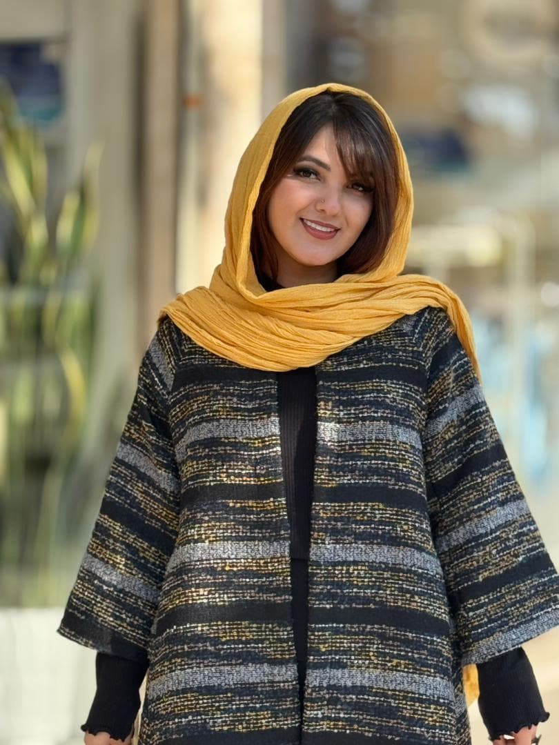 پالتو عروسکی مشکی راه راه زرد — تصویر ۲
