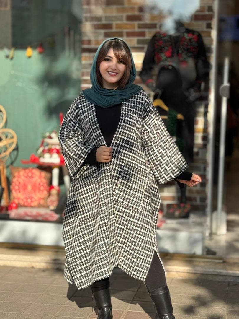پانچ جلوباز سفید مشکی سبز پیچازی — تصویر ۳