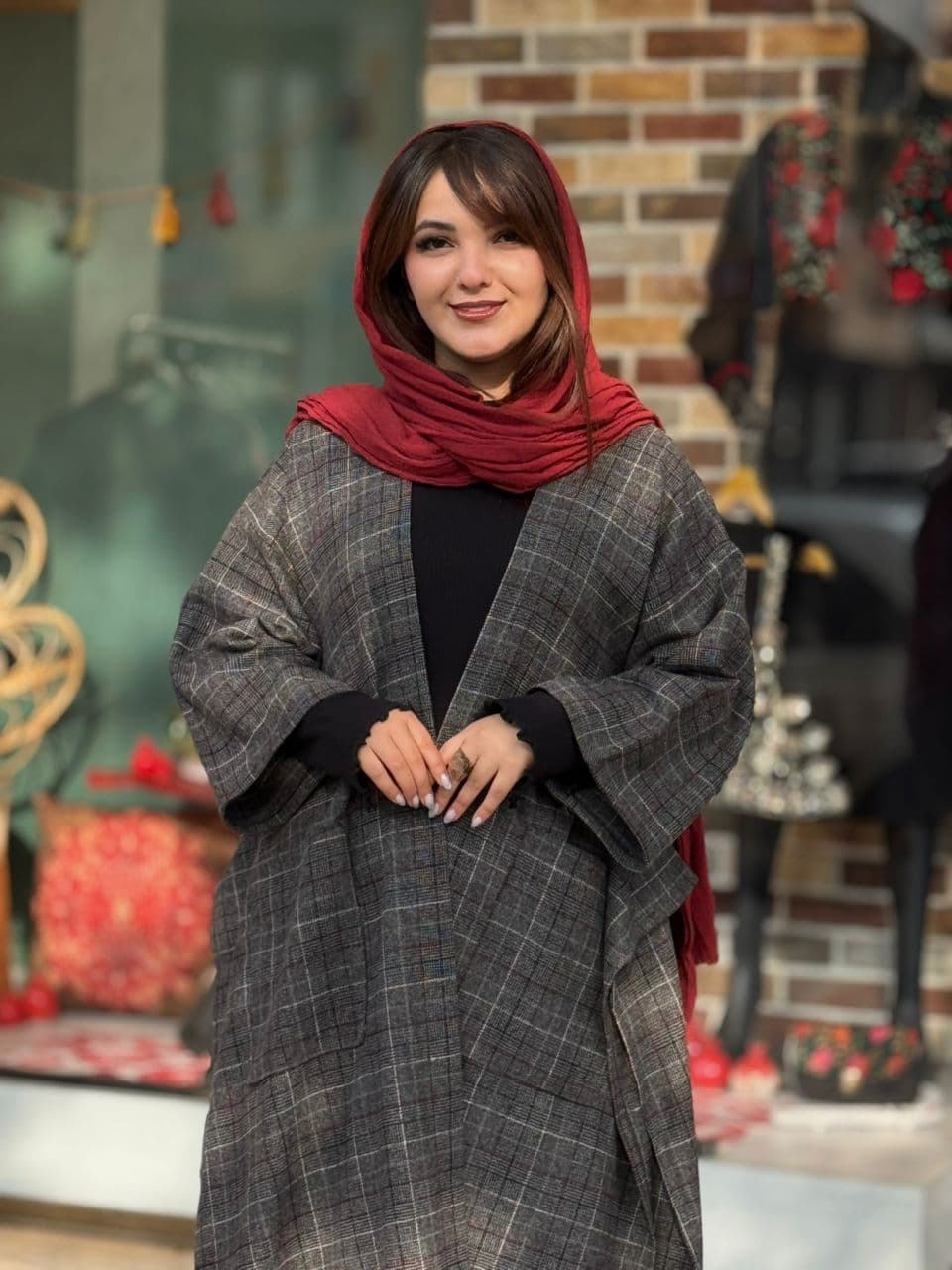 پانچ جلوباز ذغالی خط زرشکی طوسی — تصویر ۲