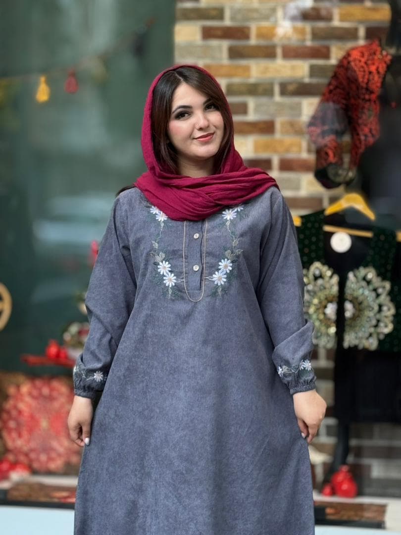 پیراهن سوگل طوسی — تصویر ۲